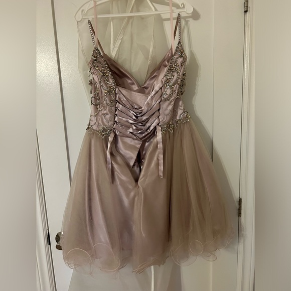Formal Dress - Picture 4 of 11